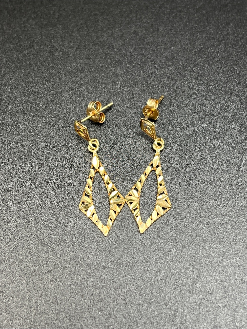 Vintage Diamond Cut 10kt gold earrings